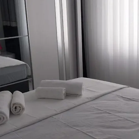 Residence * 阿拉尼亚